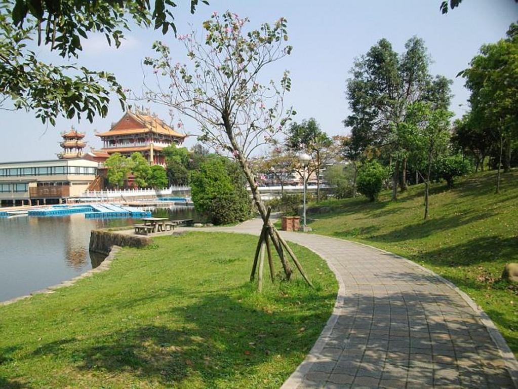 Puti Commercial Hotel Longtan Bagian luar foto
